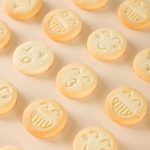 Smile shape Round cookies which rich milk flavor and delicious