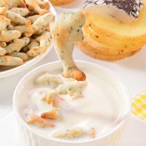 Non-fried Fish shape Crispy with sea sedge & cod with High quality material