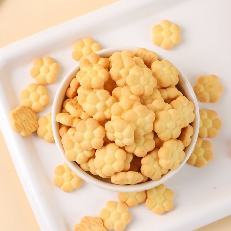 Halal certified Flower shape biscuits with OEM flavor and sevice